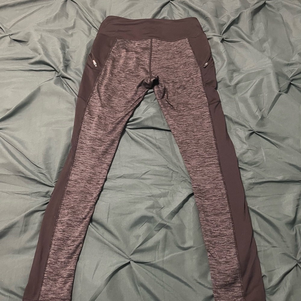 Grey women’s workout pants size small.